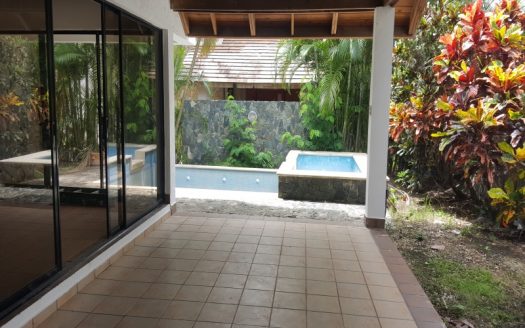 Villa en Metro Country Club